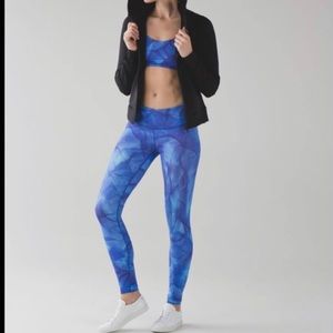 LULULEMON Run It Out Tight Leggings in Cobalt Blue Watercolor. Size 4.